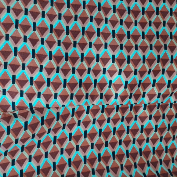 🌻5 for $20 NWOT satin feel blouse - Picture 3 of 6